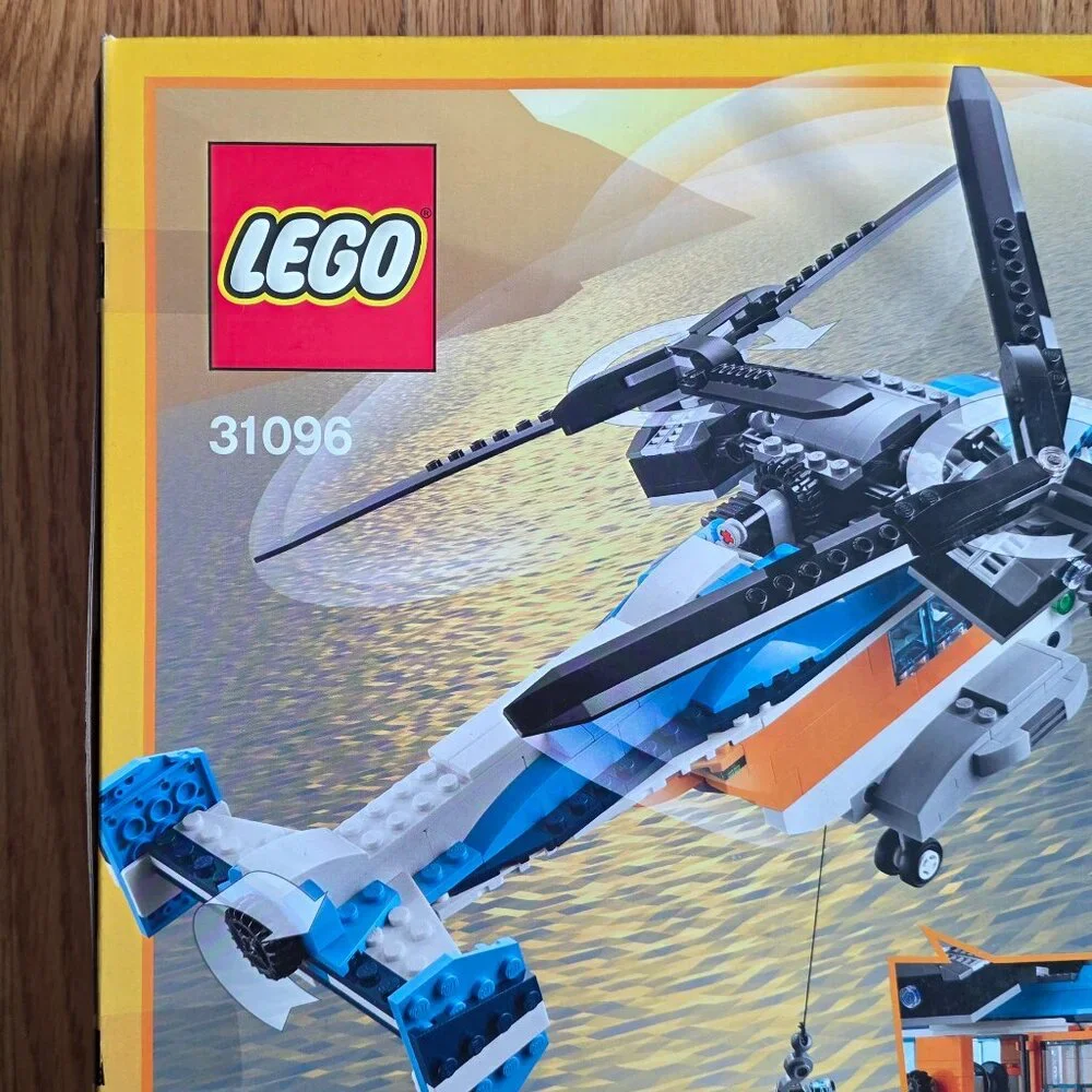 LEGO Creator 3-in-1 Twin Rotor Helicopter Set | 31096 | 569 Pieces NEW - Picture 4 of 4